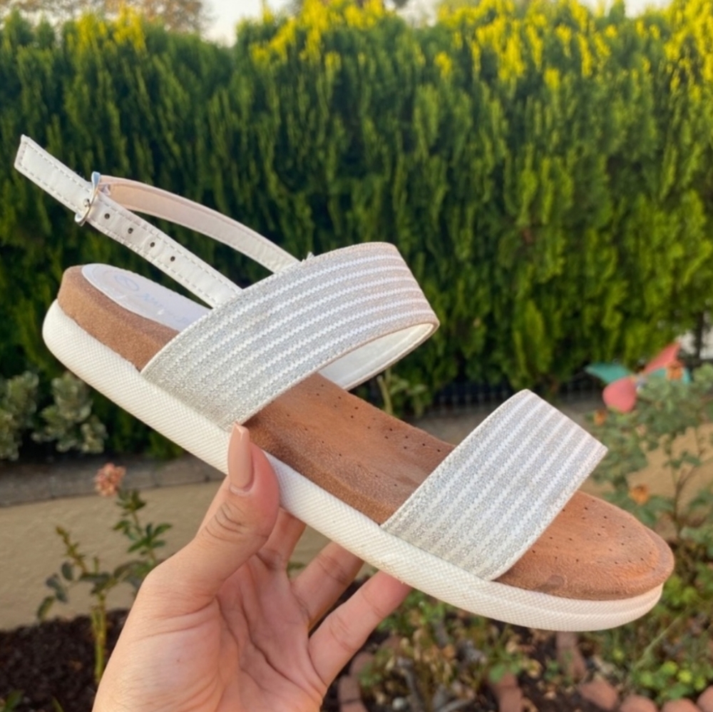 NIB Glitter Double Strapped Cushioned Sandles